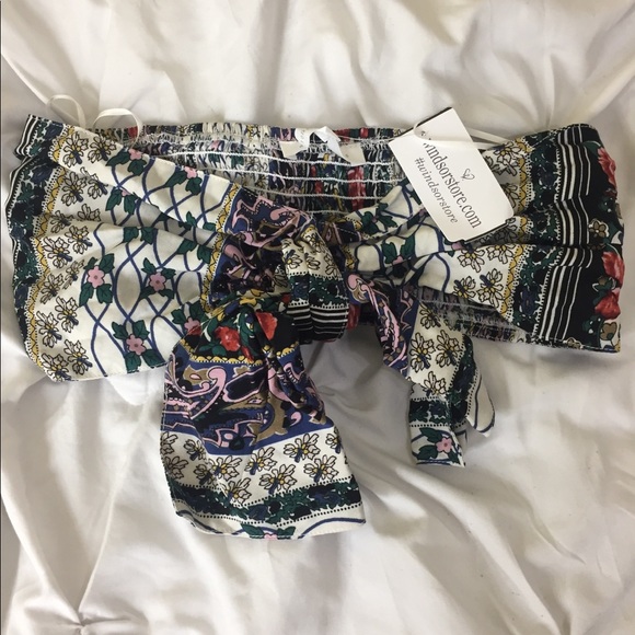 Tops - Strapless bralette